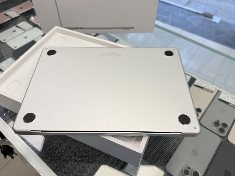 Apple MacBook Air 13" 2025 M4 256GB SSD
