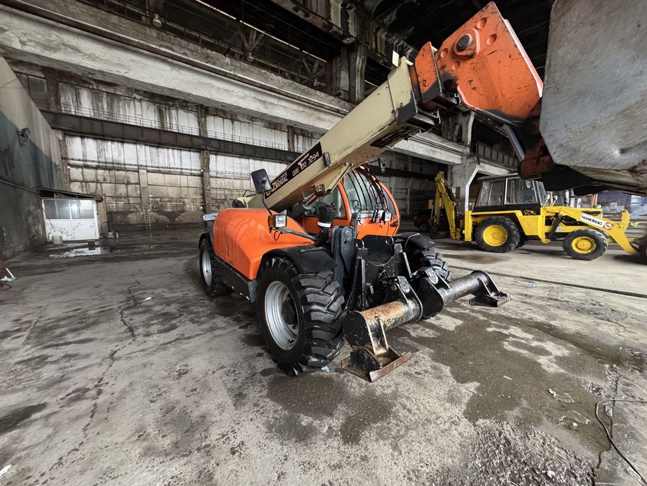 Incarcator telescopic JLG