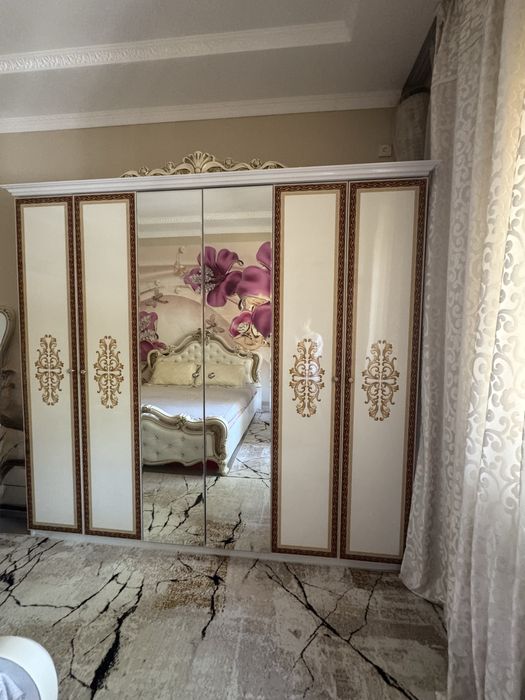 Спальный гарнитур