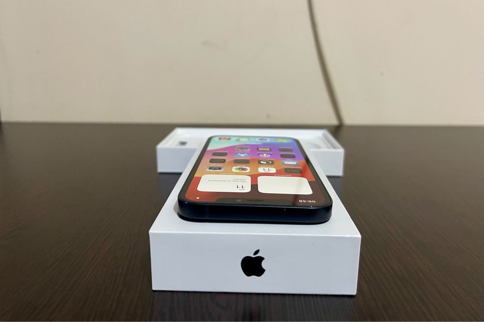 iPhone 12 - Full Box