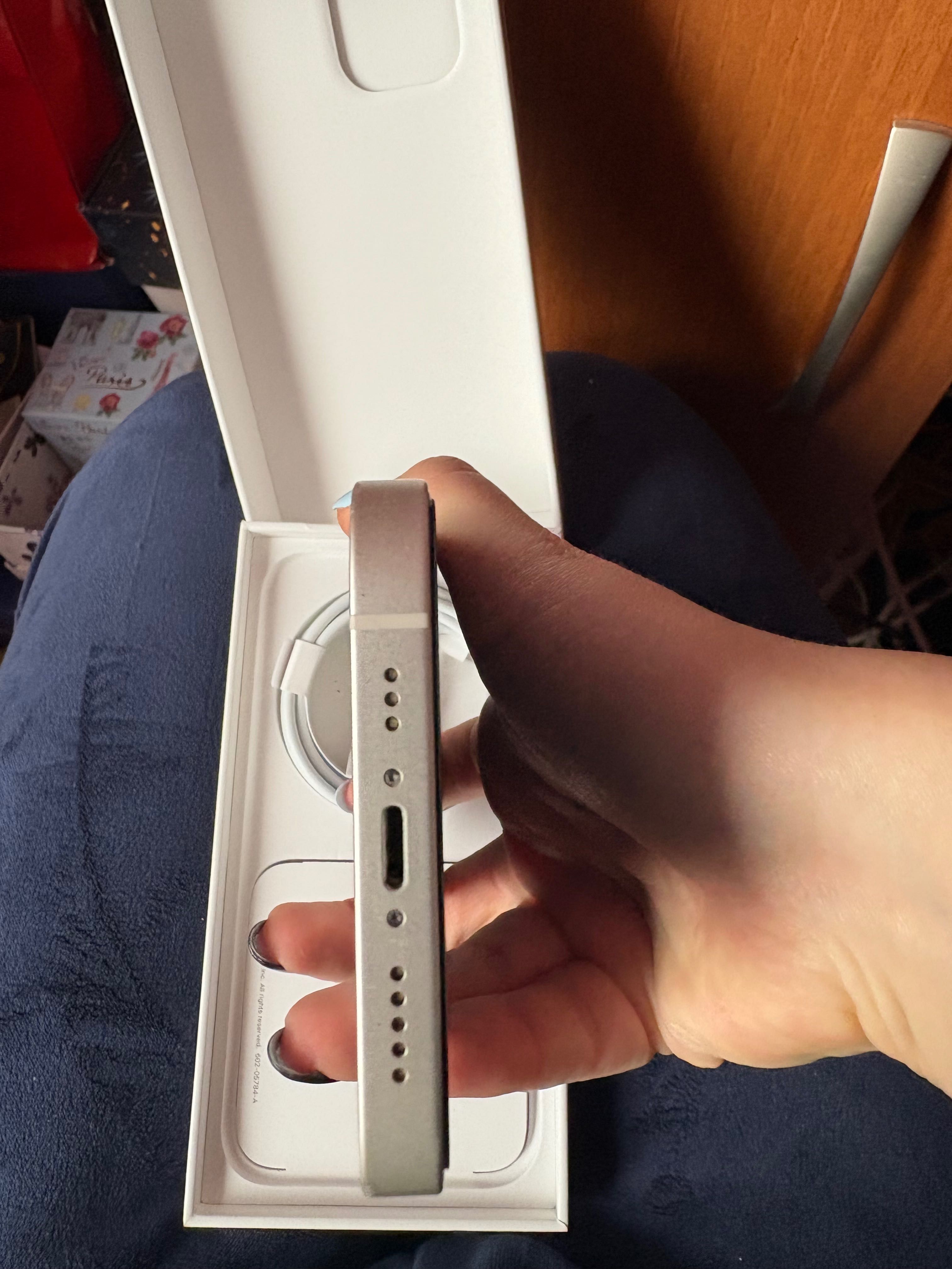Iphone 14, без забележки