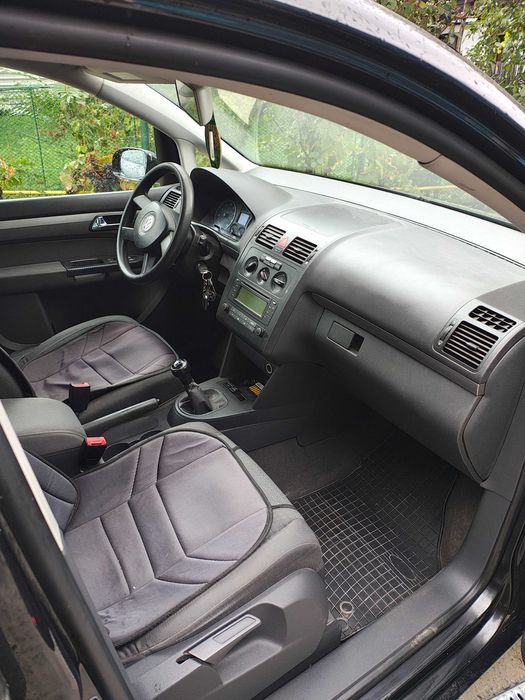 Vând Vw Touran 1.6 fsi GPL Zavoli