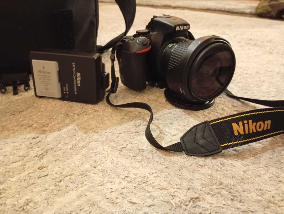 Професионален Фотоапарат Nikon D5600 + Статив и Екстри Супер Оферта!!!
