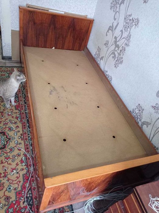 Кровать полуторка