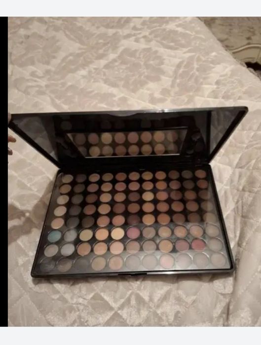 Продам новые тени