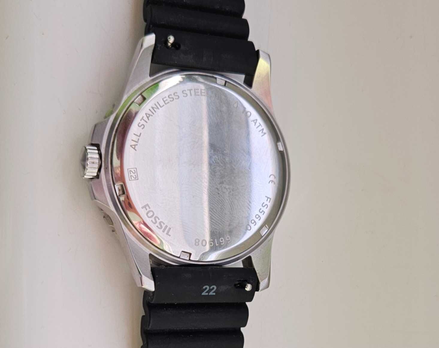 Часовник Fossil diver