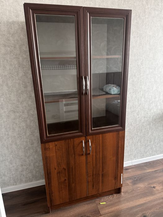 Шкаф в офис (офисный шкаф)