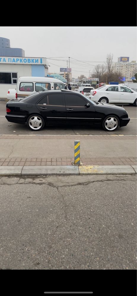 Mercedes benz w210. Zaychik
