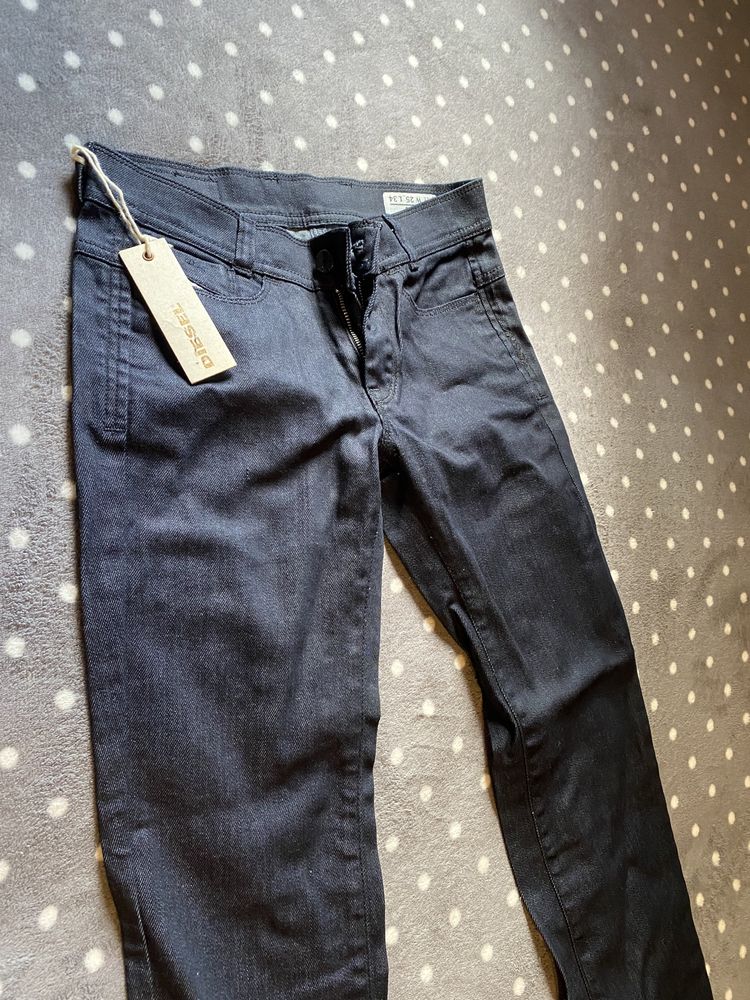Jeans Diesel Noi , cu eticheta