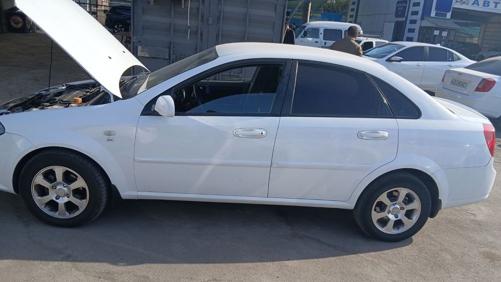 Lasetti jentra qilingan