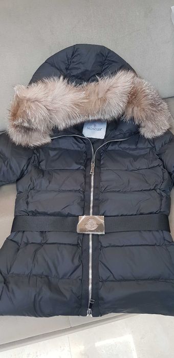 Geaca model Tatie  M o n c l e r/ puf de gasca /blana  de vulpe!