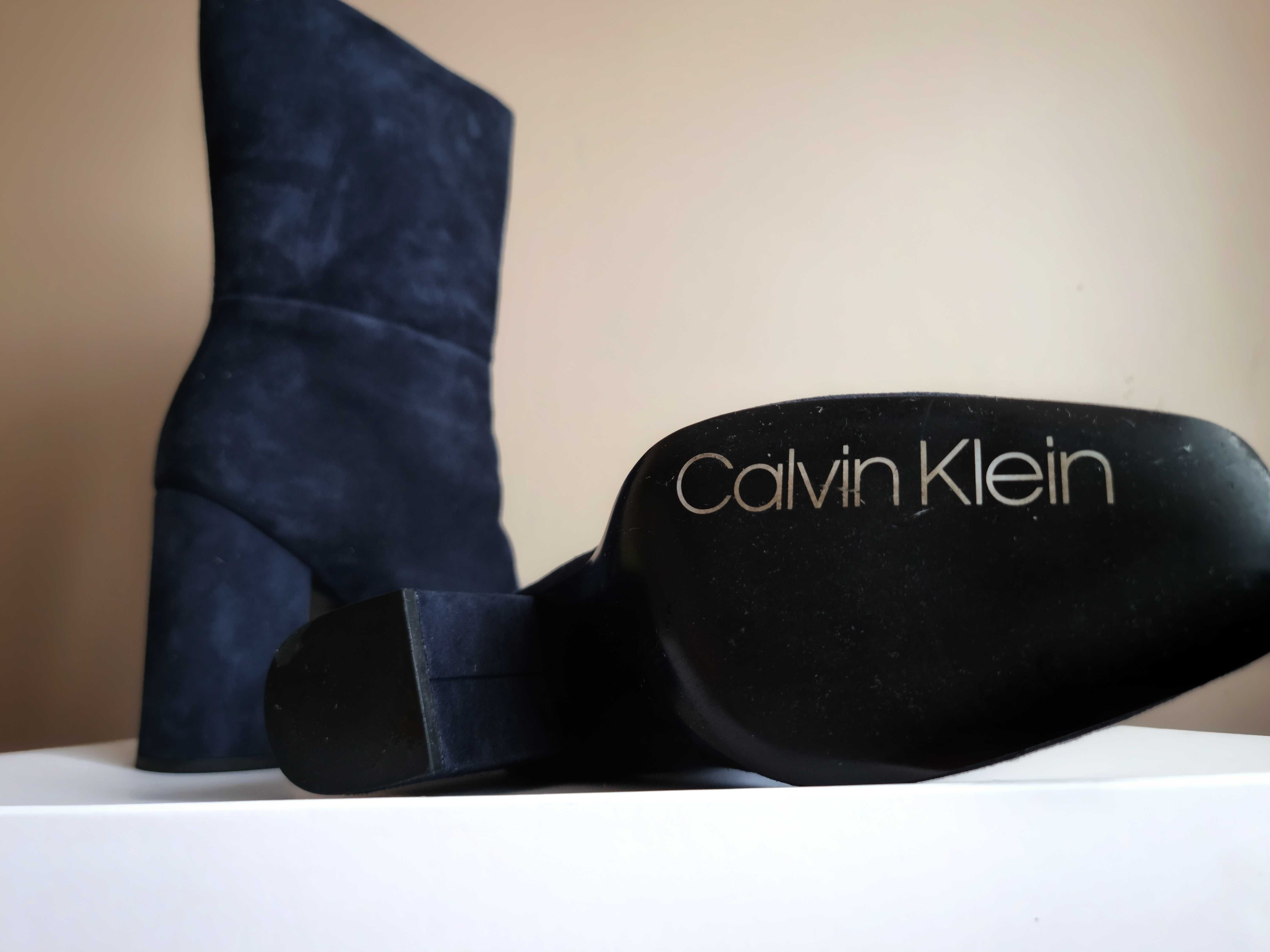 Елегантни дамски ботуши Calvin Klein 41 номер велур