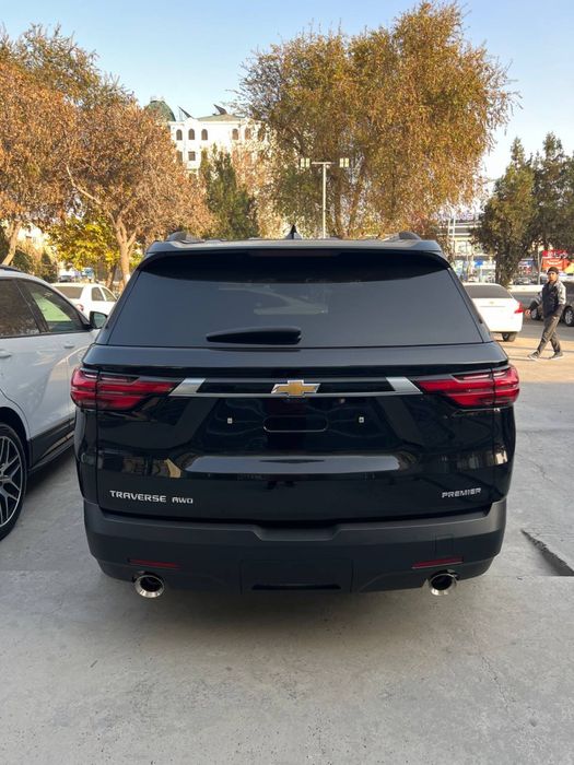 Traverse 2023 qora rangda