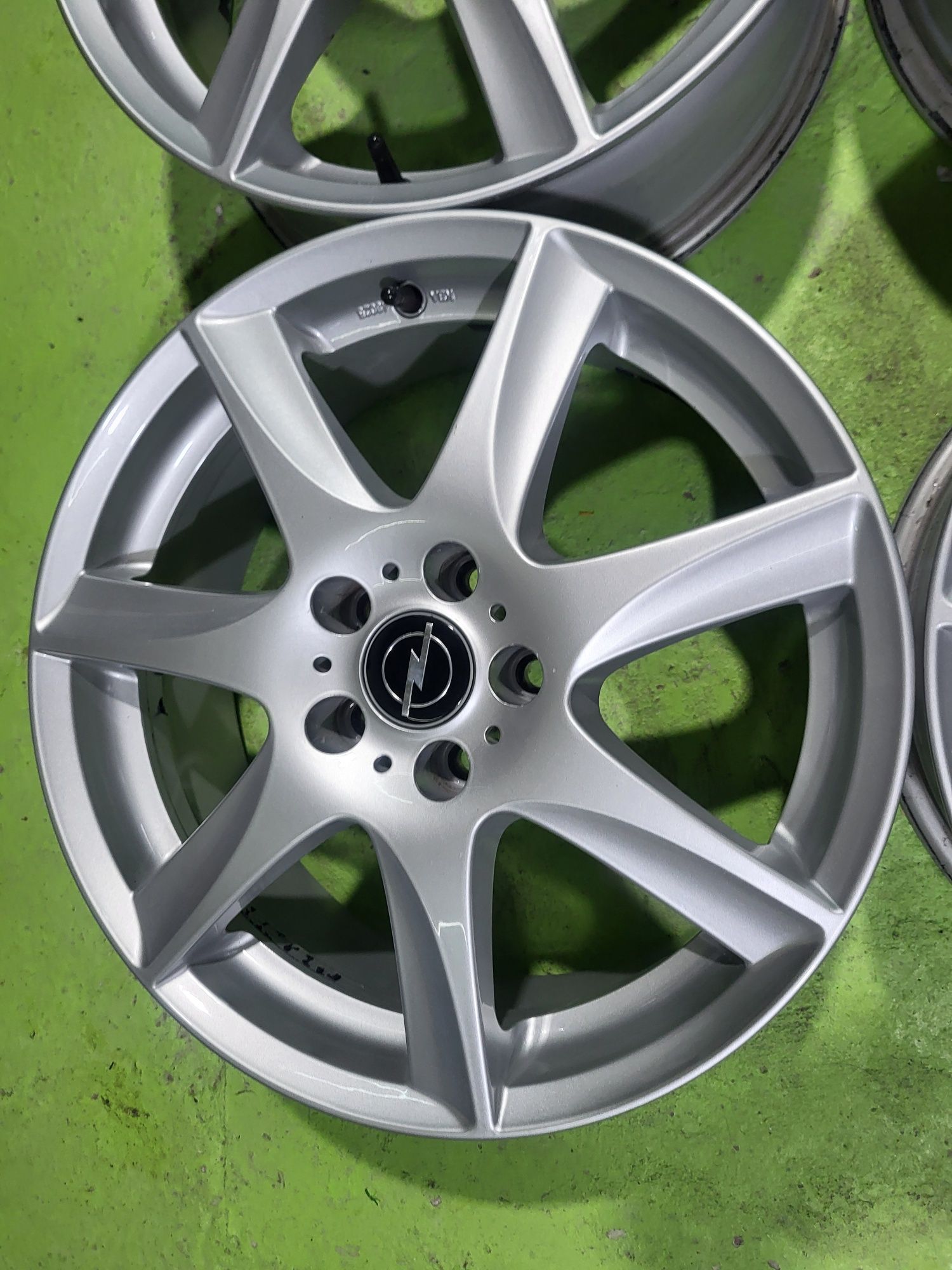 17 5x105 Opel лети джанти 5х105