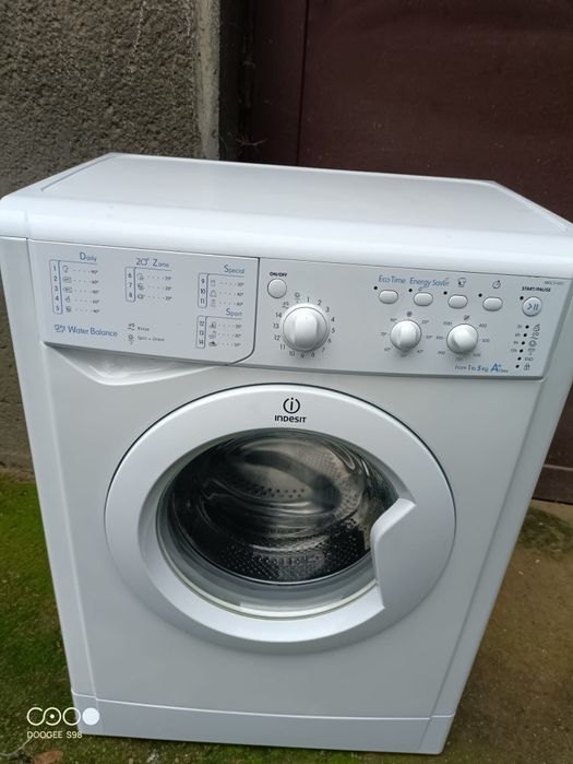 Mașină de spălat rufe Indesit