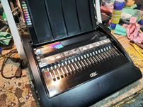 Механический брошюровщик GBC CombBind C210 черный