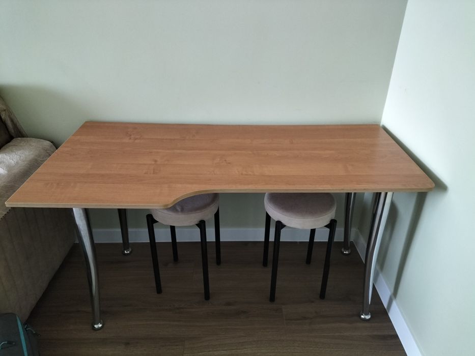 Стол писменный продам!