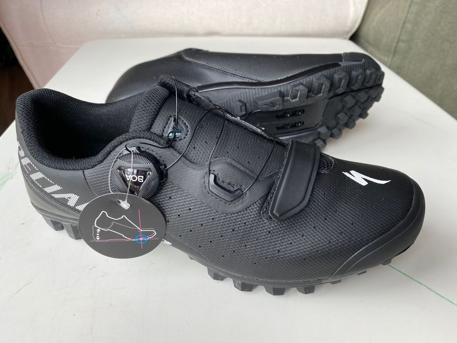 Pantofi Specialized marime 42 si 42.5 noi