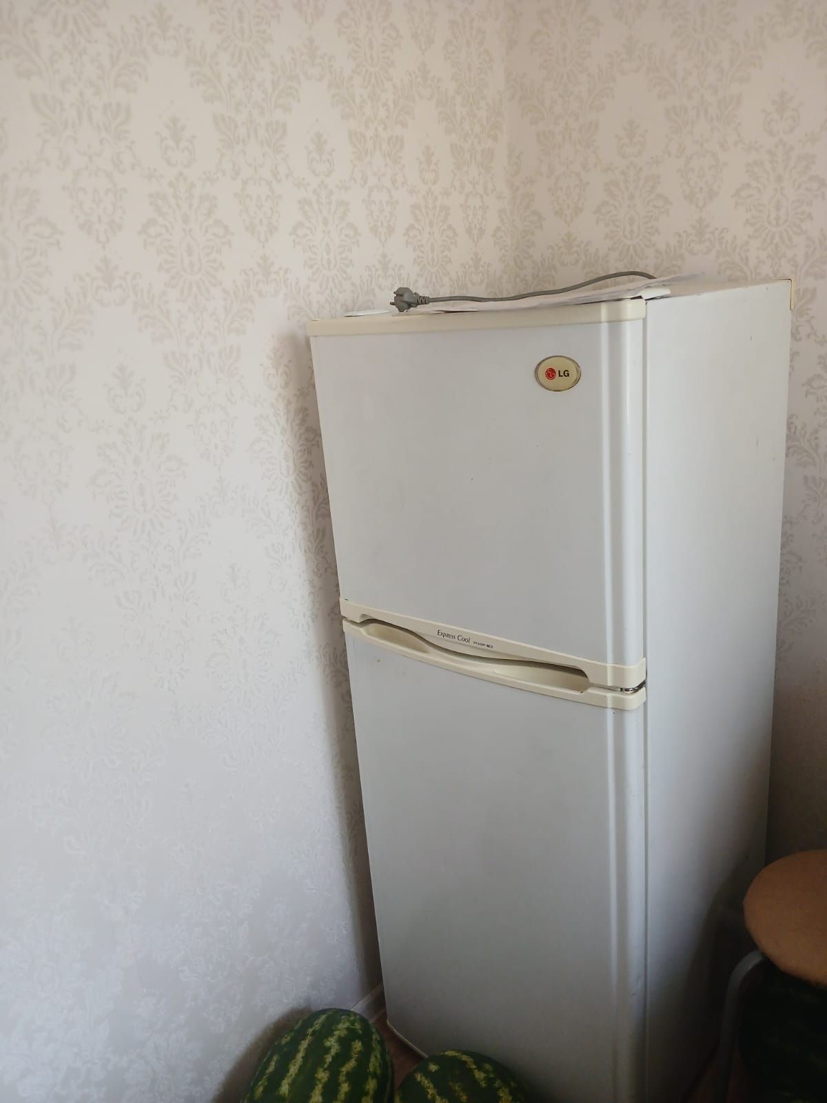 Продам холодильник