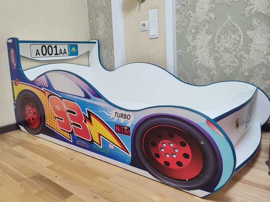 Кровать машинка продам