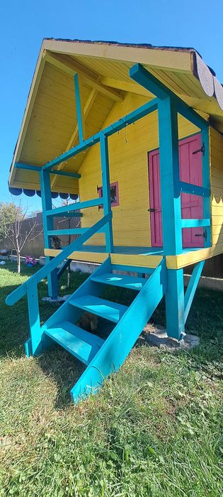 Căsuță din lemn pentru copii