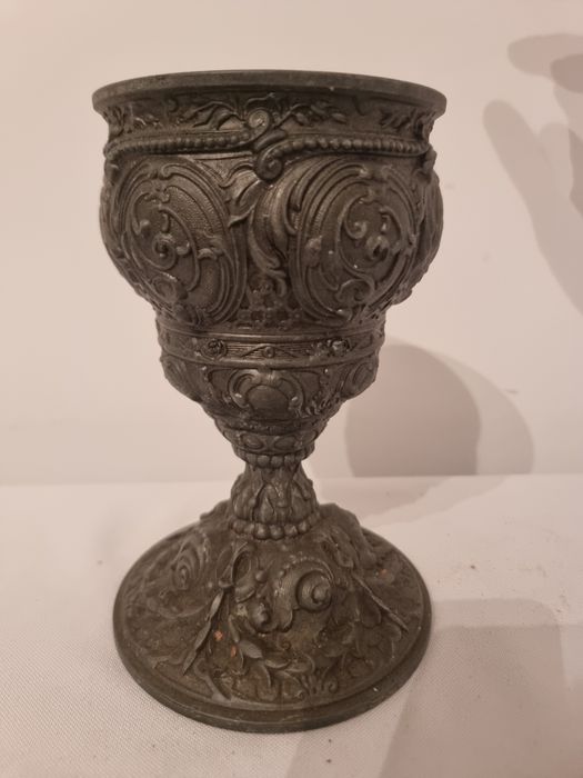 Pocal decorativ vintage din metal, stil baroc, 19 cm