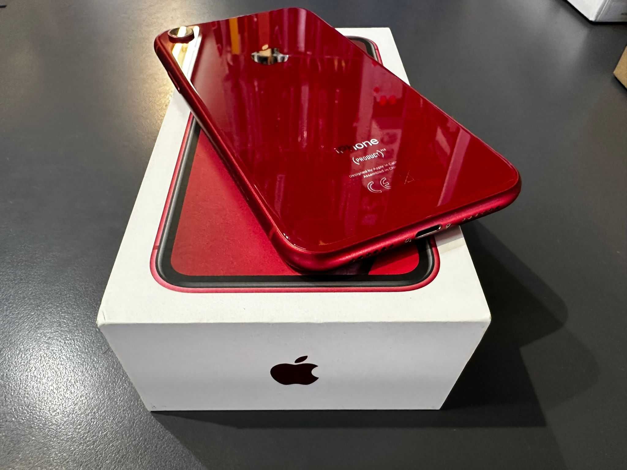 iPhone XR ! Като Нов !