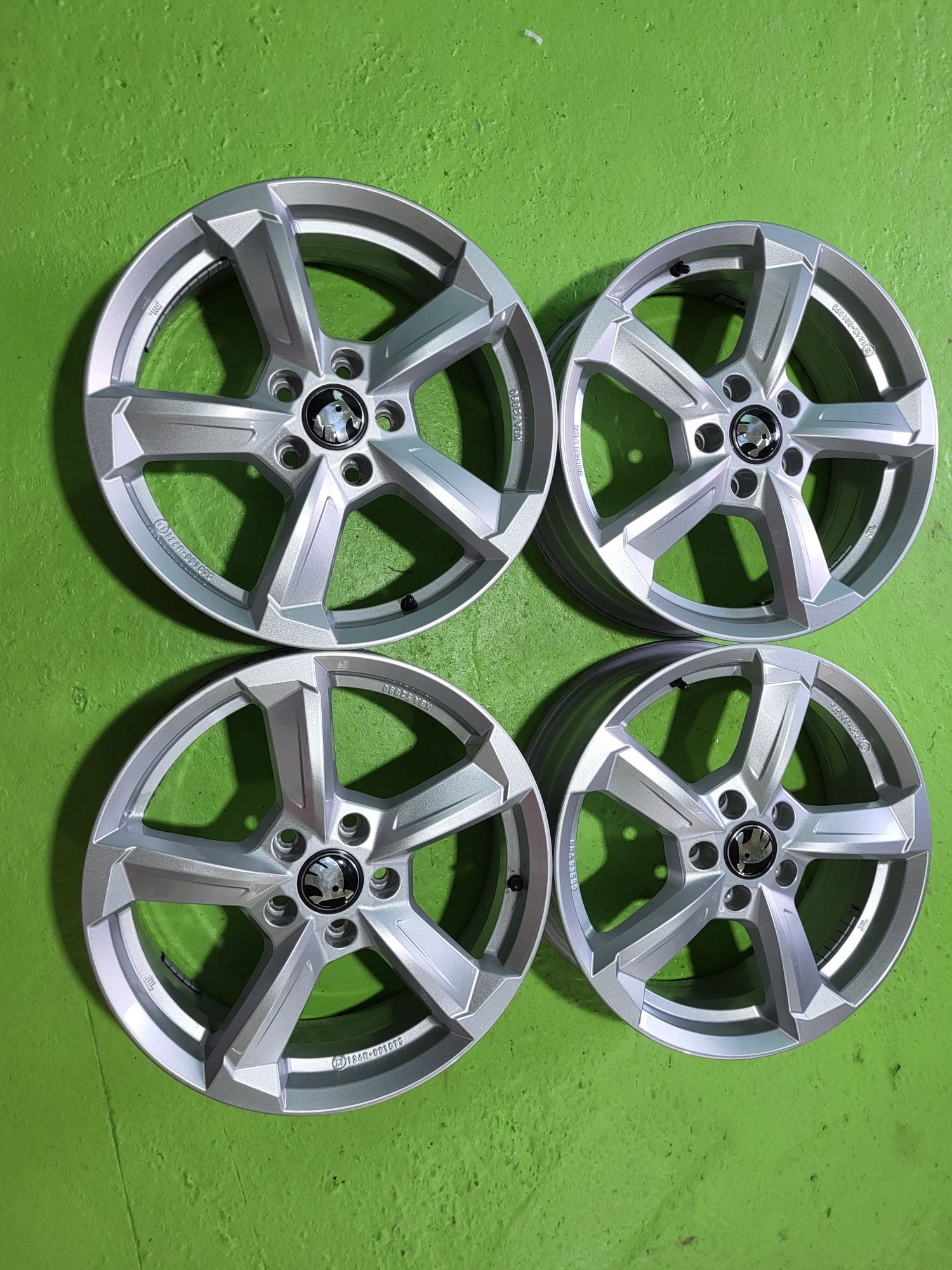 17 5x112 Skoda лети джанти 5х112 шкода