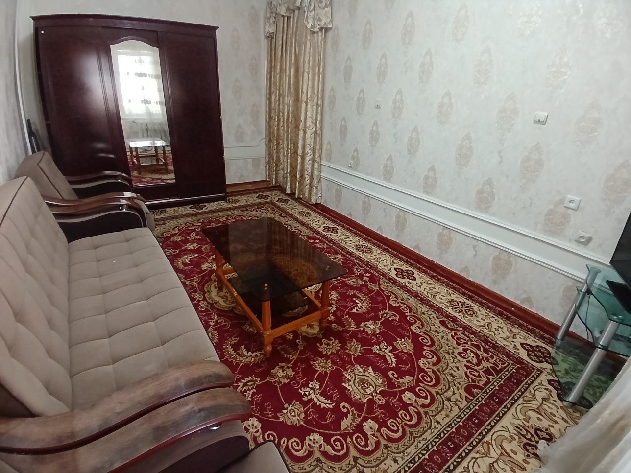 Assalomu alaykum,shaxsiy uyim sotiladi,ichidagi barcha buyumlari bilan