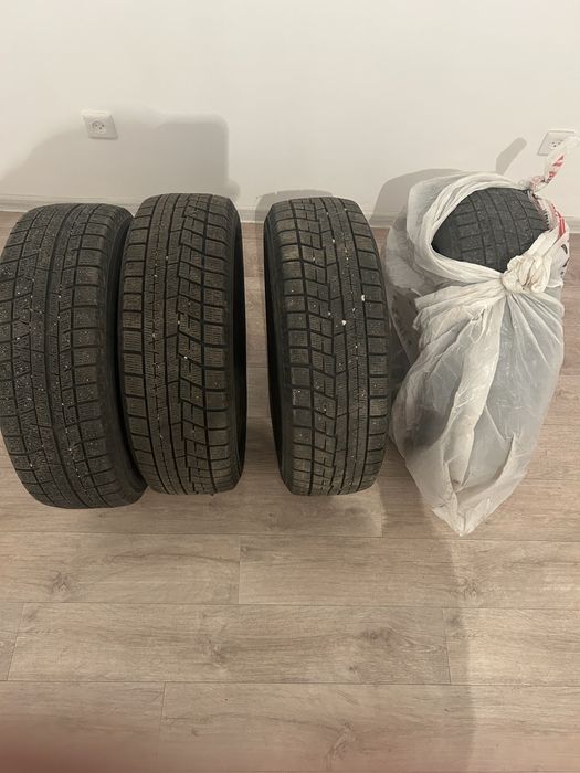 Продам шины зиние  Yokohama r16