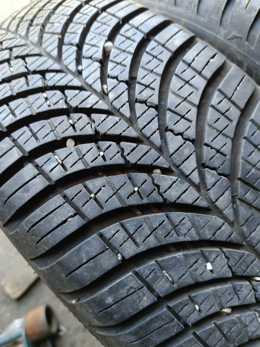 Всесезонни гуми -2023г.-16цола-195/55-1бр.-85лв."GOOD YEAR"-като нови