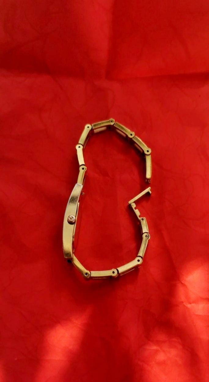 CUCCI 3900L Дамски часовник