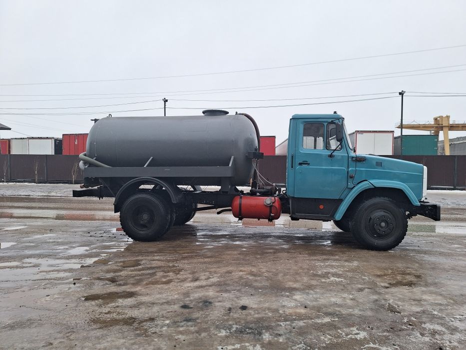 Откачка сливных  ям зил 8 куб