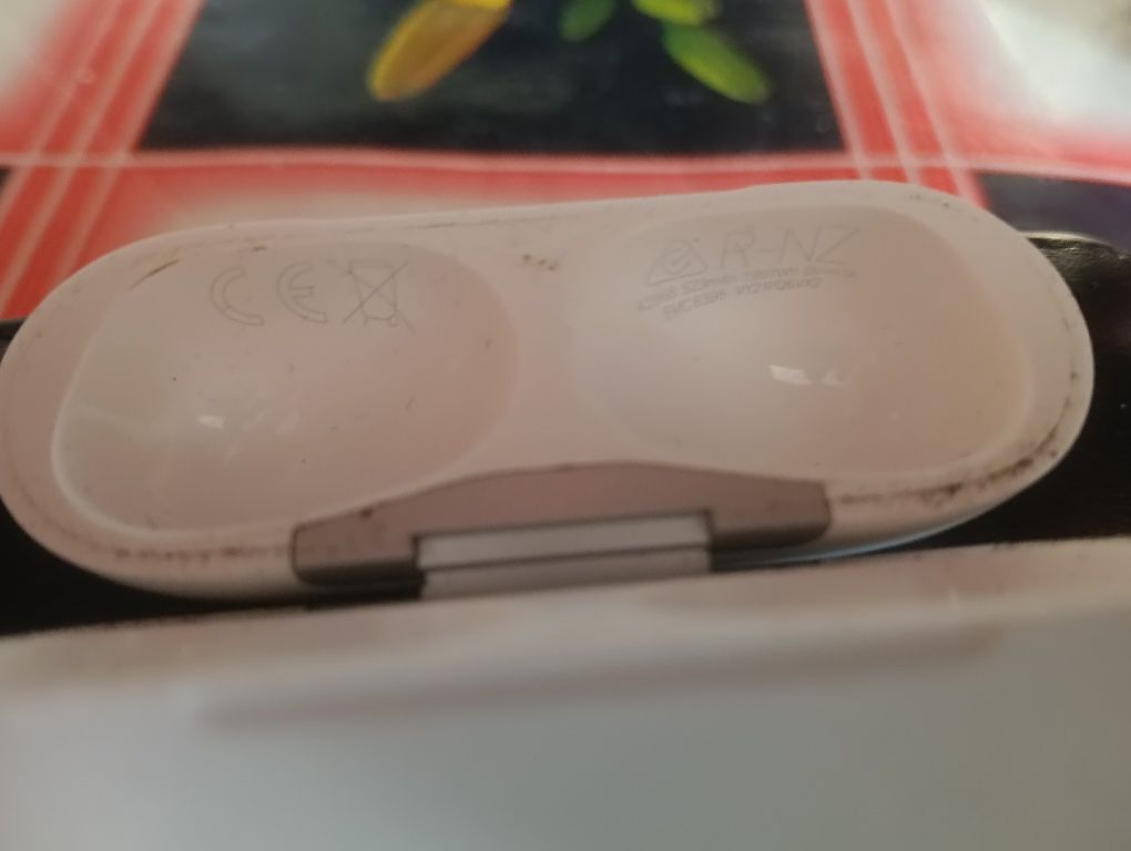 AirPods Pro 2 – оригинална зарядна кутия (без слушалки) 

Прода