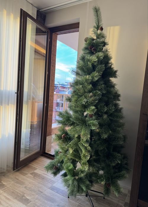Коледна елха с шишарки 210 см