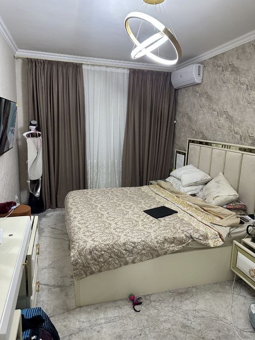 Choshtepada 3 xona sotiladi 70,000 ming kelishamiz