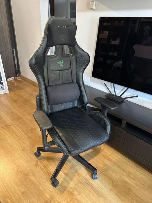 Vând scaun gaming TYPE Z – Razer Edition™ by Legend