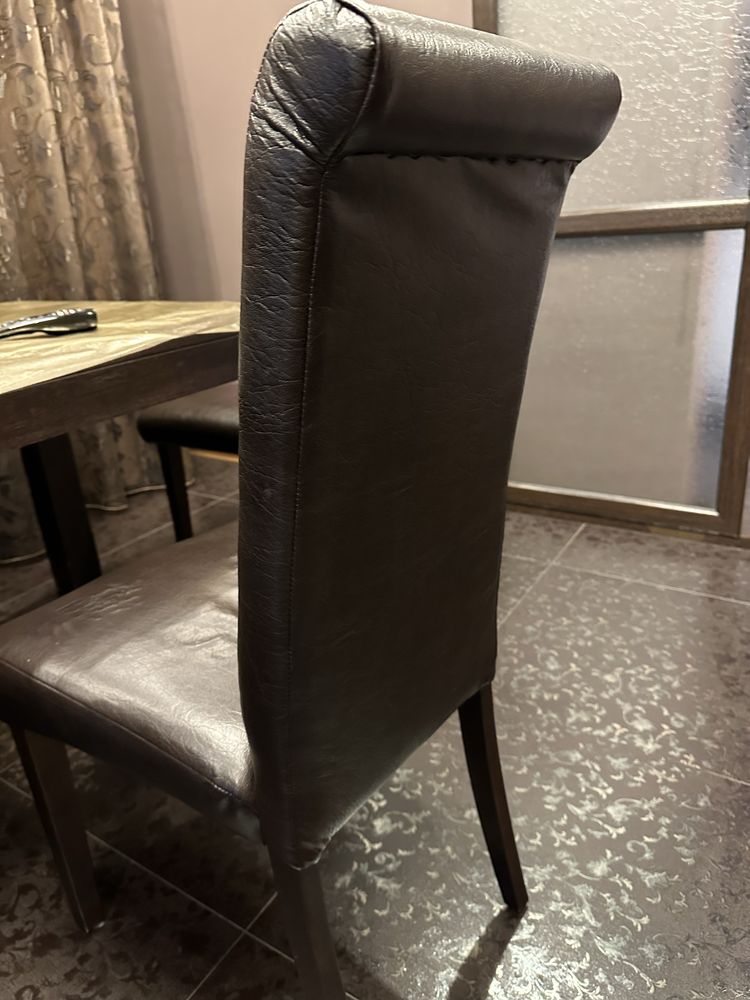 Стол за маса