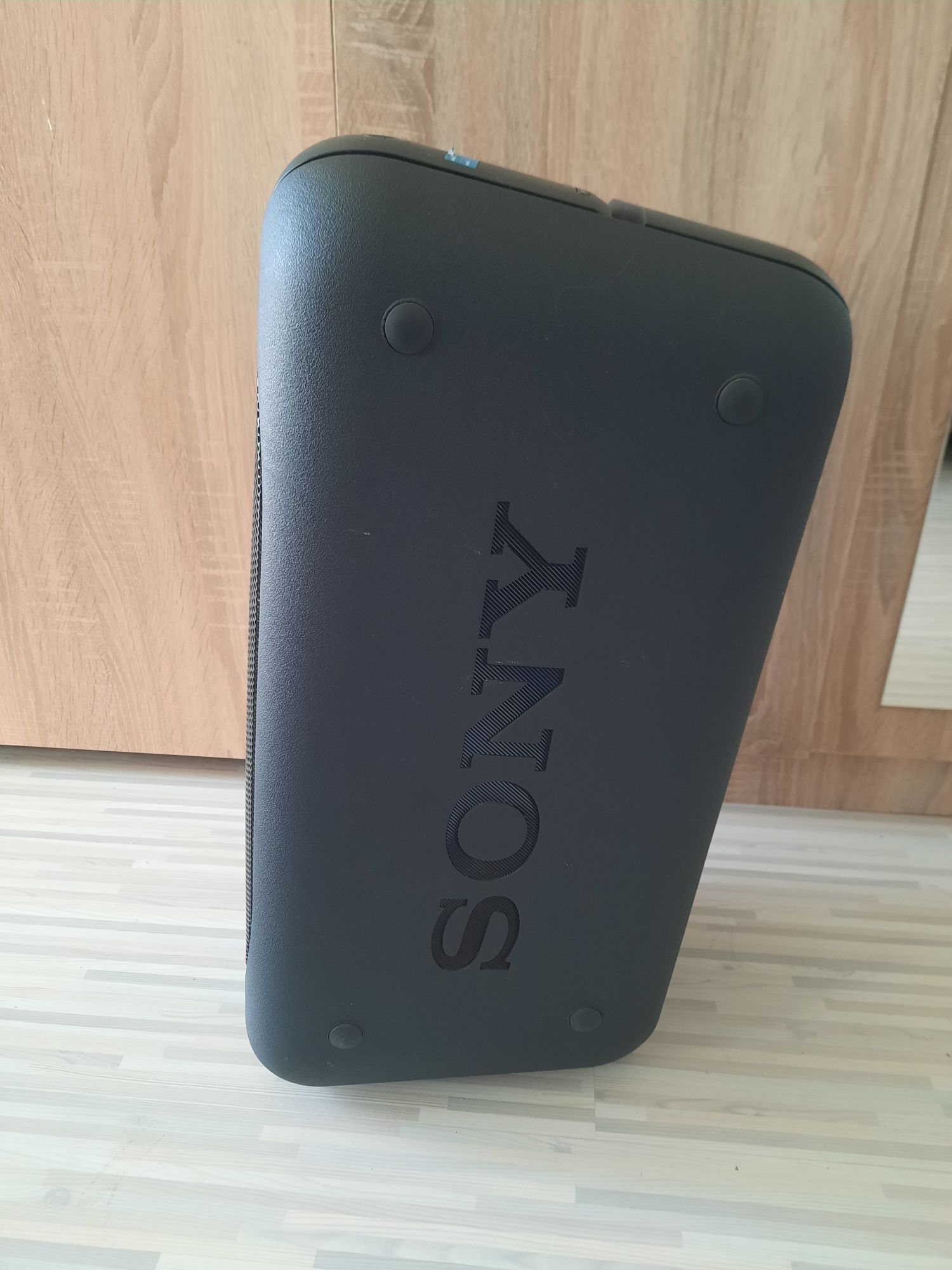 Преносима тонколона Sony GTK-XB60