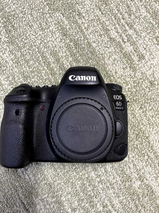 Canon 6D Mark II DSLR 26.2 megapixeli