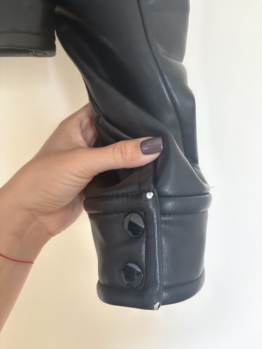 Кожено яке Mango