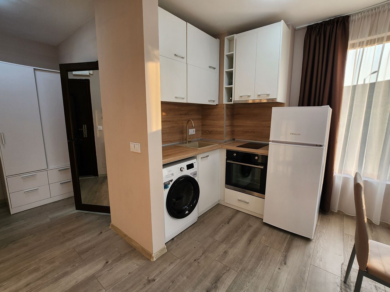 Продава се Ателие в Бургас, Меден рудник - зона Д - 44 кв.м за 1444 €/кв.м - Снимка #8