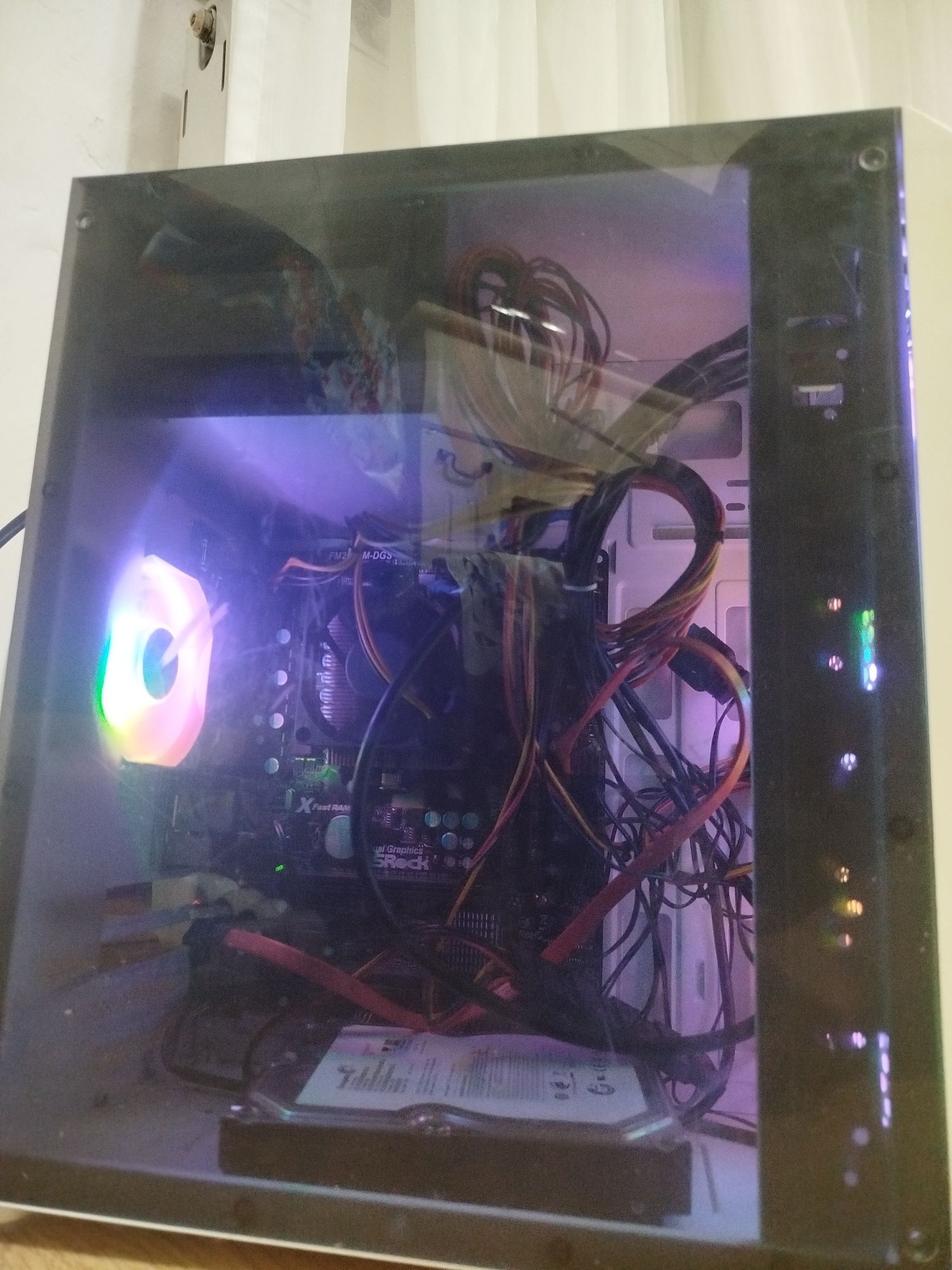 Pc, tastatură, mouse, monitor, căști