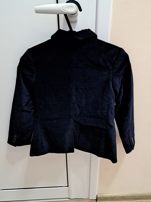 Кадифено сако за малка госпожица размер 6-7 г/122 см. Mayoral