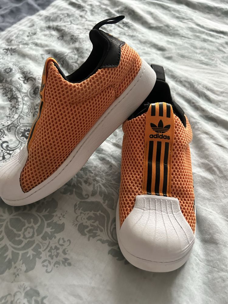 Adidasi Adidas baieti panza