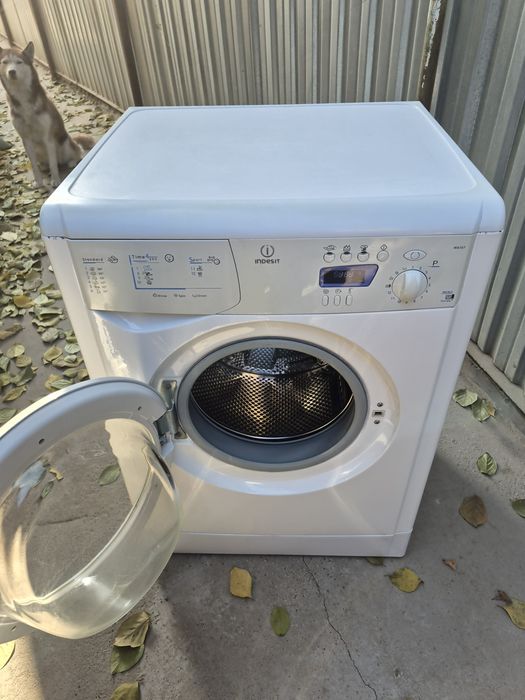 Продам Автомат indesit 6 кг в шикарном состоянии.