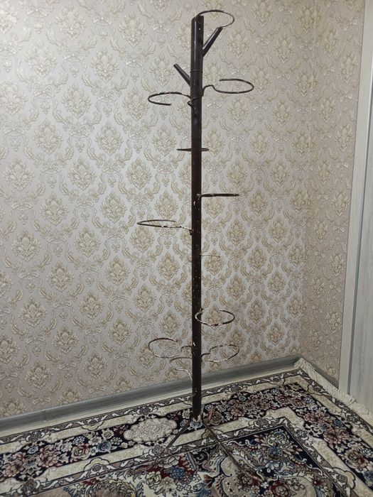 Подставка б/у для цветов