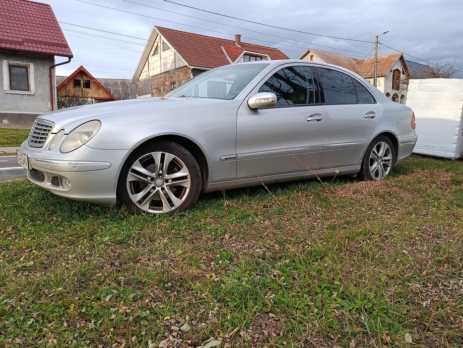 Mercedes Benz E270