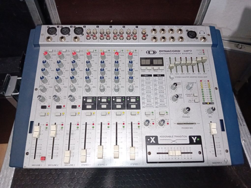 Dynacord MP7 ca Powermate 600