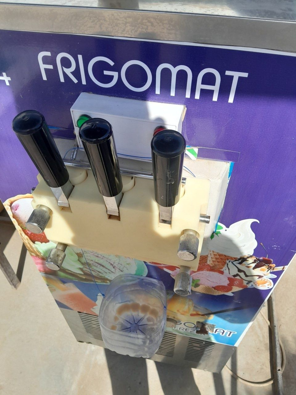 Muzqaymoq aparat frezir sotiladi